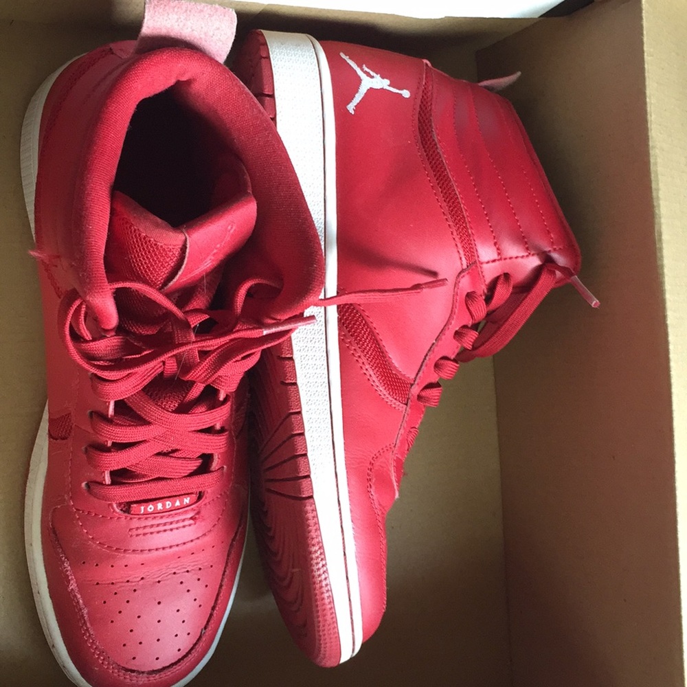 Red Jordan Heritage Size 7